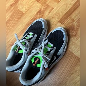 Nike Airmax bolt size 7Y worn once